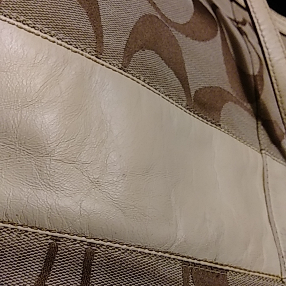 Coach Bag - Picture 3 of 4